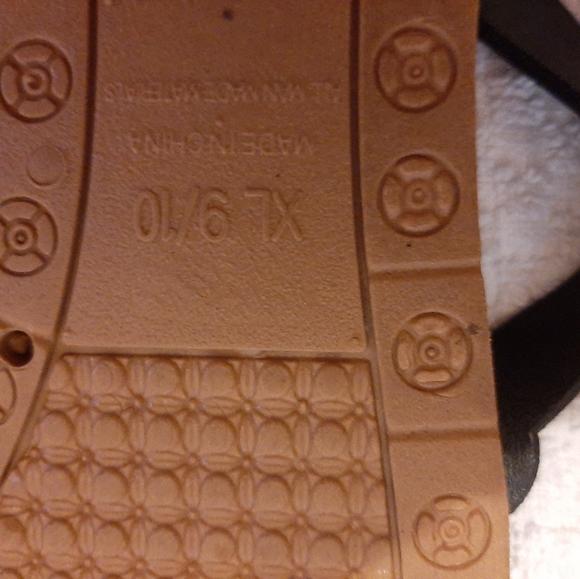 Sandals - Picture 2 of 2